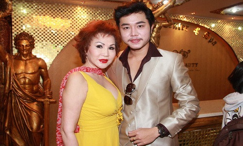 Sau khi thành danh ở Mỹ, Yvonne Thúy Hoàng về Việt Nam mở rộng việc kinh doanh. Ảnh: Dân Việt.