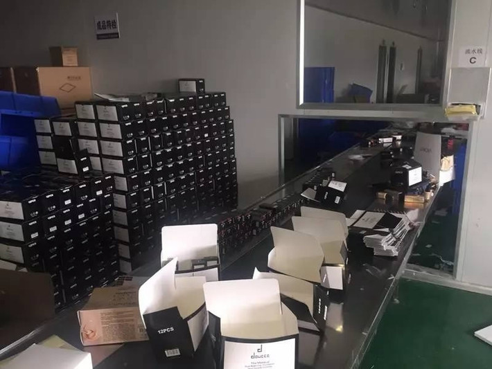 Nhiều mỹ phẩm giả giống thật đến nỗi việc phân biệt cũng vô cùng khó khăn.
