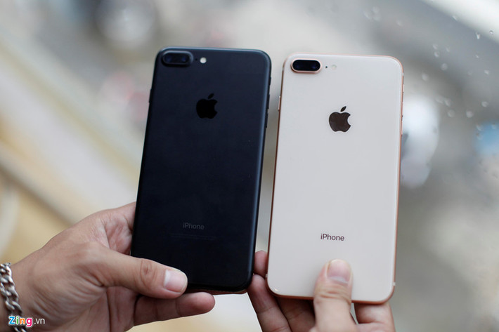iPhone 8 Plus so dáng với mẫu di động đàn anh là 7 Plus.