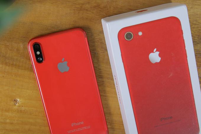 Quan sát kỹ có thể thấy đường nét thiết kế của iPhone 8 giả rất dại, không thể sắc nét như hàng thật. Ảnh: Tinngan.