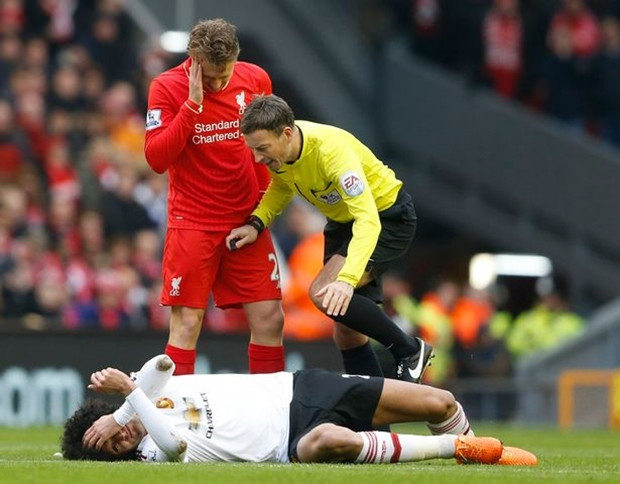 Marouane Fellaini chấn thương gân kheo.