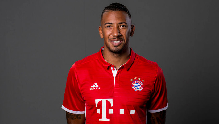 Jerome Boateng ngày càng chứng minh được giá trị của mình, không chỉ là người hùng thầm lặng nơi hàng thủ của Bayern Munich mà cũng là một trong những nhân tố ổn định nhất trong nhiều mùa giải qua. Tính đến thời điểm hiện tại, Jerome Boateng đã vượt mặt vô số các tên tuổi khác để trở thành trung vệ được định giá cao nhất thế giới.