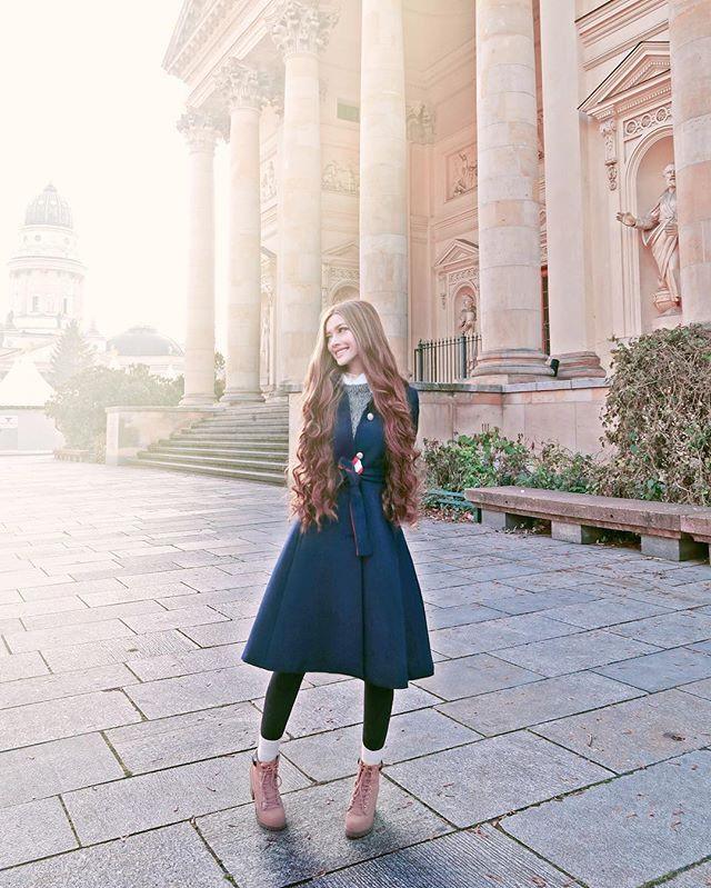 Cùng ngắm vẻ đẹp thiên thần của búp bê lai dòng máu Việt - Úc Sarah Trần. Ảnh: Instagram nhân vật.