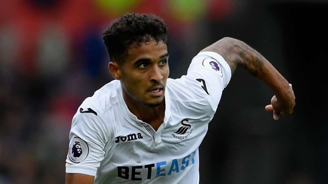 Kyle Naughton là người chơi hay nhất bên phía "Thiên nga đen" với 78 đường chuyền thành công, nhiều hơn bất kỳ cầu thủ nào ra sân tại Emirates.