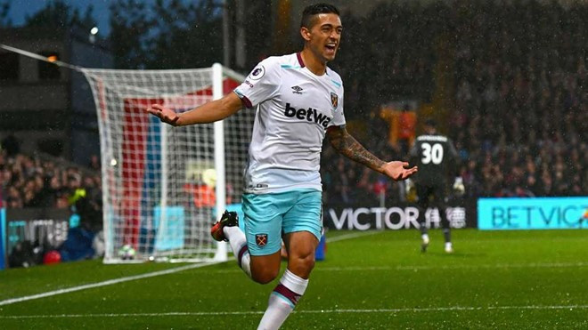 Manuel Lanzini là chủ nhân của bàn thắng giúp West Ham có trận thắng thứ hai ở mùa giải năm nay, qua đó bỏ xa nhóm cầm đèn đỏ.