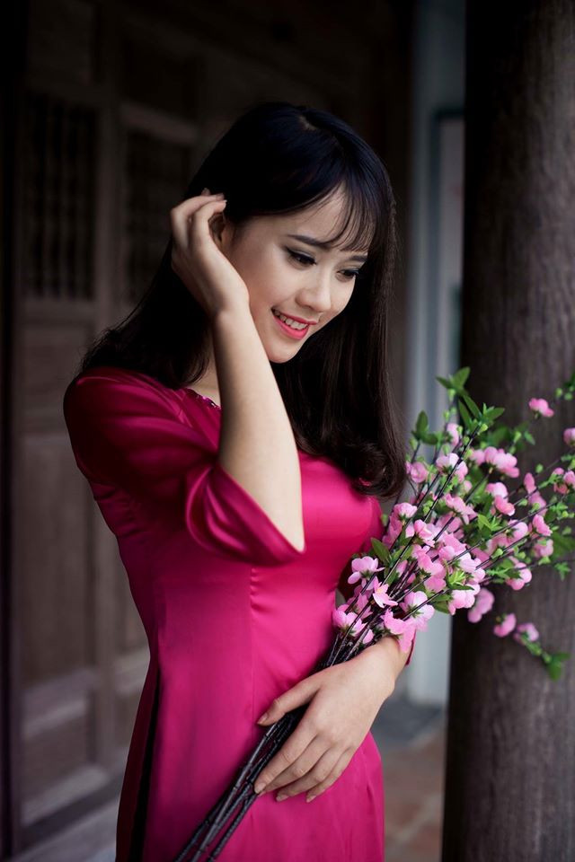 Mara Mai Phương tên thật là Ngô Mai Phương sinh năm 1997, hiện là sinh viên của Đại học Khoa học Xã hội và Nhân văn. Với sự duyên dáng và tài năng, cô nàng này luôn trở thành tâm điểm mỗi khi xuất hiện tại các sự kiện cũng như ngoài đời thường.