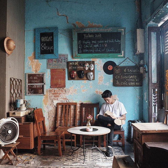 81 Cafe nằm ở số 216B Nguyễn Văn Nguyễn, một con đường nhỏ, yên bình và không ồn ào náo nhiệt nhưng cũng rất dễ để tìm ra.