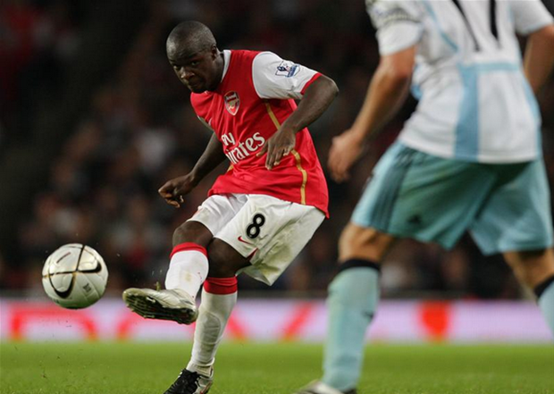 Lassana Diarra là cầu thủ người Pháp bị ông lớn tại giải Ngoại hạng Anh là Arsenal bán đi mùa giải 2007/2008 khi không kiếm được cơ hội ra sân. Nhưng sau khi ra đi, cầu thủ này lại định hình được tên tuổi của mình tại một CLB lớn khác của thế giới đó là Real Madrid. Thi đấu ở vị trí tiền vệ phòng ngự Diarra là chốt chặn tuyệt với những đội bóng chủ quản.