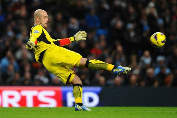 Pepe Reina là người gác đền được nhiều CĐV của Liverpool nuối tiếc nhất khi anh ra đi vào cuối mùa giải 2014.Thủ môn người Tây Ban Nha sau một mùa giải không thành công của Bayern đã trở lại Napoli và góp công lớn trong thành tích dẫn đầu Serie A hiện tại của đội bóng áo xanh.