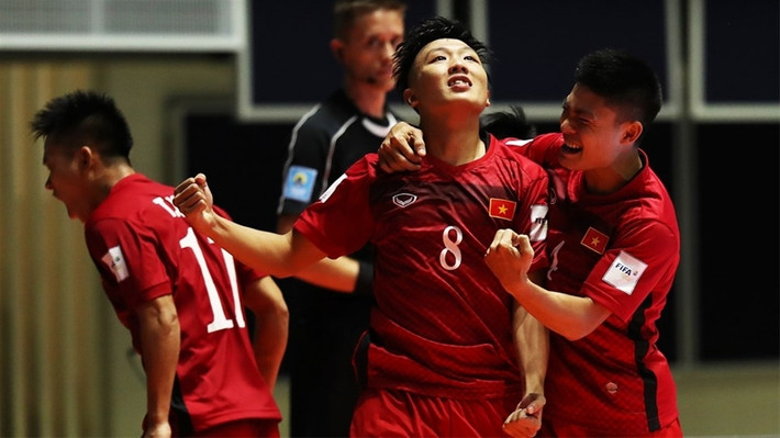 Trong chiến thắng của ĐT Futsal Việt Nam, chính Minh Trí là người tỏa sáng với cú hat-trick ở cuối hiệp một và giữa hiệp hai.