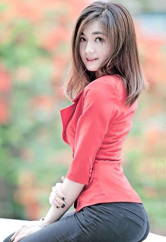 Ngay từ lúc nhỏ, trong tâm tư của Mỹ Tiên luôn muốn thoát khỏi cái nghèo. Cô quyết định tìm một cái nghề để vượt qua hoàn cảnh khó khăn.