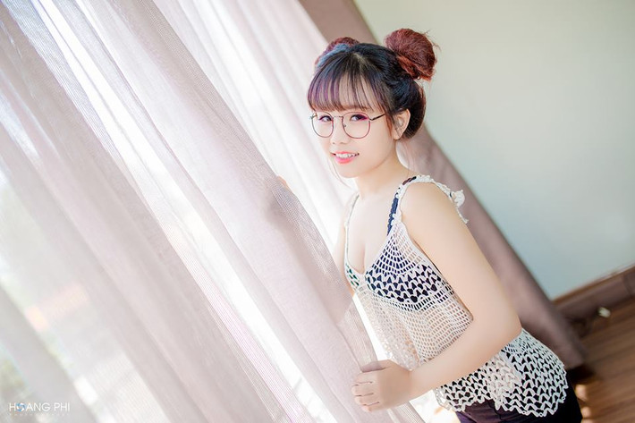 Ngọc Diễm cho hay, Khởi My chính là nữ ca sĩ mà cô thần tượng từ lúc mới chỉ 13, 14 tuổi. Vì quá mến mộ, cô nàng còn bắt chước hầu hết từ thời trang, kiểu tóc đến tính cách của cô ca sĩ nói trên.