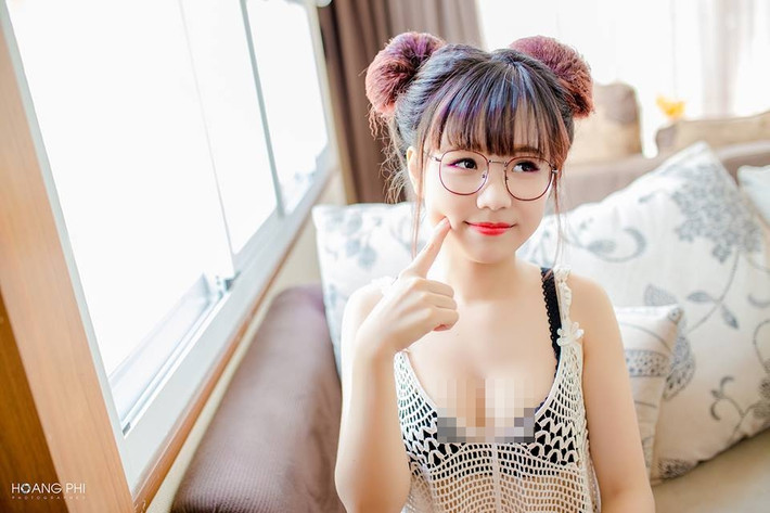 Vừa qua, trên một diễn đàn dành riêng cho những người đam mê nhiếp ảnh, đã cho đăng tải bộ ảnh về cô hot girl 9X Sài thành vô cùng ngây thơ với thân hình gợi cảm.