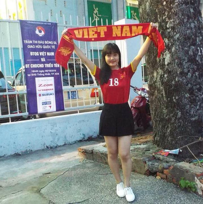 Chia sẻ với phóng viên, Minh Ánh nói rằng cô biết và làm quen với Minh Dĩ khi anh còn là cầu thủ trẻ của lò đào tạo bóng đá trẻ PVF.