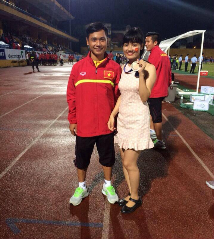 Không long lanh và nổi bật như các nàng WAGs khác của bóng đá Việt Nam, Minh Ánh sở hữu nét đẹp thuần khiết và rất hồn nhiên.