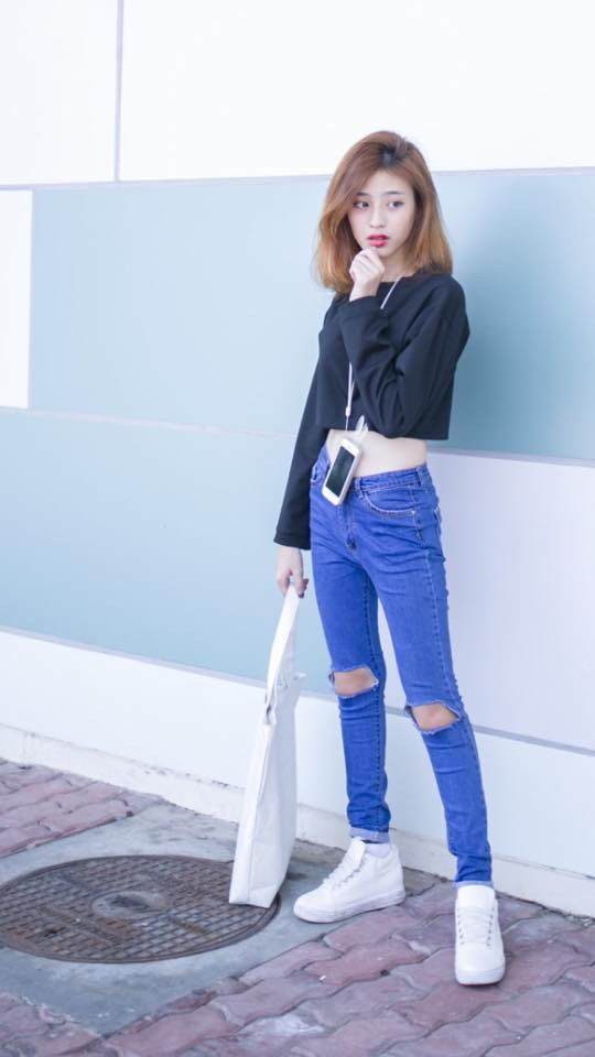 Minh Ngọc có sở thích chụp ảnh tự sướng và niềm đam mê với nghiệp diễn xuất.