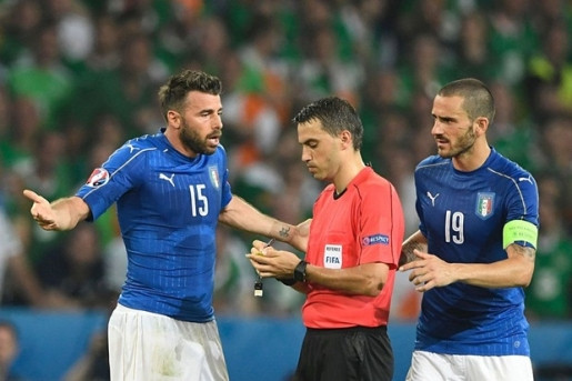 Italy vào vòng đấu loại trực tiếp sau 2 lượt trận đầu. Sau vòng bảng, người hâm mộ dễ nhận thấy hàng phòng ngự và thủ môn dày dặn kinh nghiệm Gianluigi Buffon chính là niềm hi vọng của Azzurri.