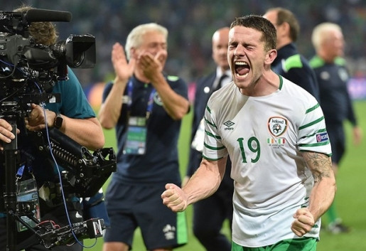CH Ireland phải chờ đến lượt trận cuối mới có thể đoạt vé vào vòng knock-out. CH Ireland gây ấn tượng mạnh khi đánh bại Italy 1-0 để lần đầu tiên vượt qua vòng bảng của một kỳ Euro.