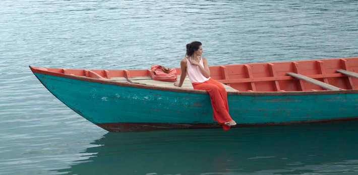 Chính sự bình yên đã làm nên chất riêng cho ốc đảo tình yêu của nước láng giềng Việt Nam.