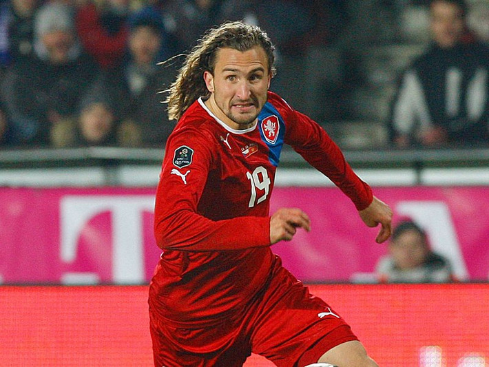 Euro 2012, Petr Jiracek chỉ cần 2 phút 14 giây để ghi bàn vào lưới của ĐT Hy Lạp.