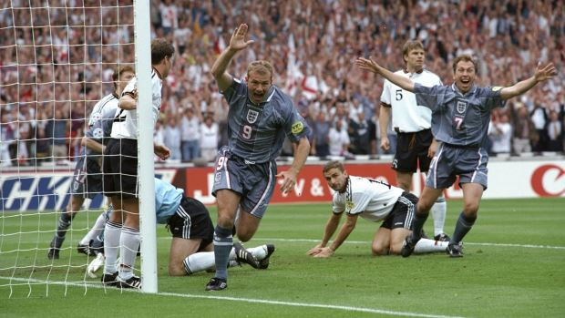 Huyền thoại Alan Shearer cũng chỉ cần 2 phút 14 giây để có bàn thắng vào lưới ĐT Đức tại kỳ Euro 1996.