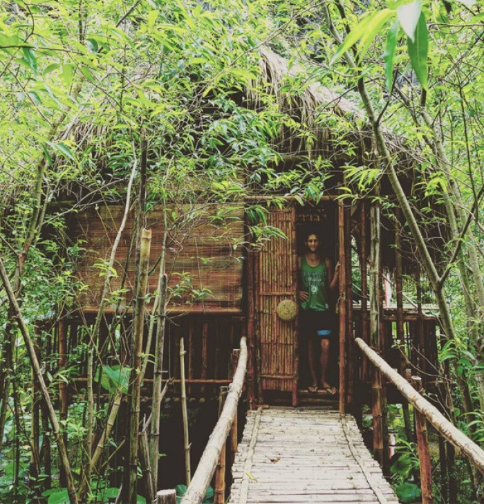Homestay Chez Beo có tất cả 8 phòng bungalow dạng nhà tranh mái lá và mỗi nhà hoàn toàn riêng biệt.
