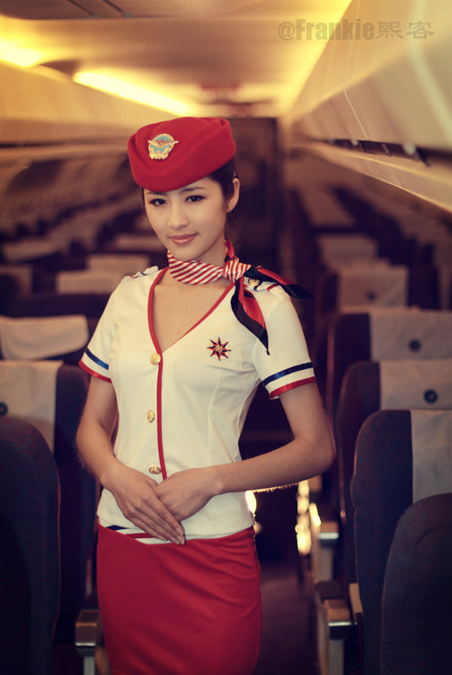 Nhiều cư dân mạng đã dành cho cô nàng không ít những lời ngợi khen về nhan sắc xinh đẹp “không tỳ vết” của cô qua từng bức ảnh.