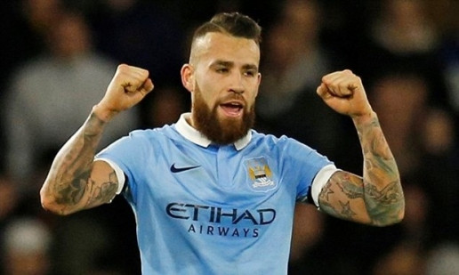 Nicolas Otamendi đầu quân cho Man City từ Valencia hồi hè 2015 với mức phí 31,7 triệu bảng cùng hợp đồng dài hạn 5 năm. Dù chơi không đến nỗi quá tồi nhưng Otamendi vẫn không thể chứng tỏ được anh xứng đáng với số tiền mà đội bóng chủ sân Etihad đã bỏ ra.