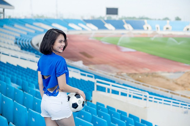 Dù không có được đội hình chất lượng như các giải đấu lớn trước nhưng dưới bàn tay huấn luyện của HLV Conte, Italia vẫn thi đấu cực hay, lần lượt đánh bại Bỉ, Thụy Điển hay ĐKVĐ Tây Ban Nha để vào đá tứ kết.