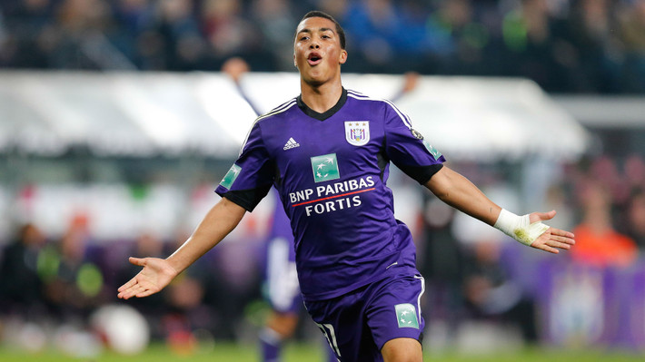 Youri Tielemans là ngôi sao mai của bóng đá Bỉ đang thi đấu cho CLB Anderlecht. Cầu thủ 20 tuổi này đã đạt được một số kỷ lục vô tiền khoáng hậu như là cầu thủ trẻ nhất ra sân tại Cúp C1 khi mới 16 tuổi và 148 ngày và anh cũng đã có trận đấu thứ 100 cho CLB Anderlecht khi chưa tròn 20 tuổi.