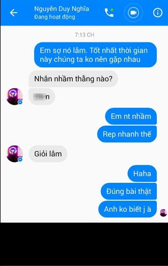 Trước đây, trên Facebook cũng rộ trào lưu nhắn tin Em yêu anh và Con yêu mẹ khiến dân mạng khóc dở mếu dở vì phản ứng khó đỡ của người nhận.