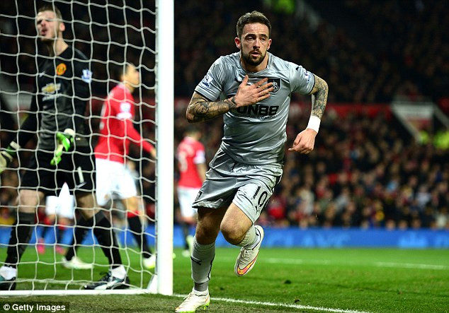 Ít người biết chàng tiền đạo Danny Ings của Liverpool từng chơi cho một số CLB nhỏ ở các giải đấu hạng dưới. Cầu thủ trẻ 23 tuổi này gia nhập AFC Bournemouth năm 2009, nhưng bị đem cho Dorchester Town mượn. Nhưng chính bằng tài năng của mình, Danny Ings đã buộc Liverpool phải đưa mình về sân Anfield vào hè năm 2015.