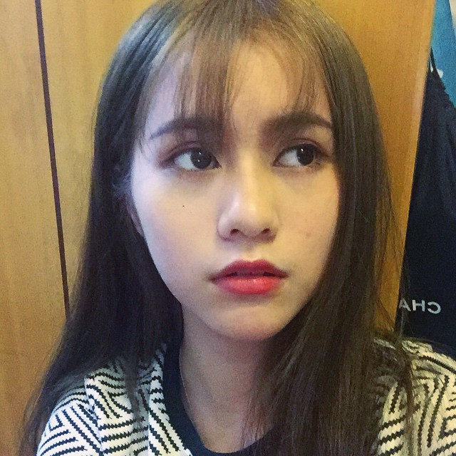 Nhiều cư dân mạng khi ngắm những bức ảnh của Larine thì đều có chung một nhận xét đó là cô sở hữu vẻ đẹp trong sáng như thiên thần.