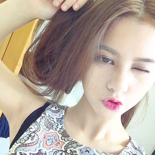 Bên cạnh đó, Larine cũng sở hữu đôi mắt to cùng sống mũi cao khiến gương mặt cô trở nên thanh thoát và thon gọn hơn.