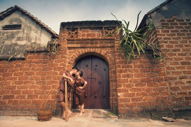 Nơi hẹn hò của những đôi nam nữ xưa khi tình yêu chớm nở được Thu Hồng - Quang Thông tái hiện trong bộ ảnh cưới 2016.