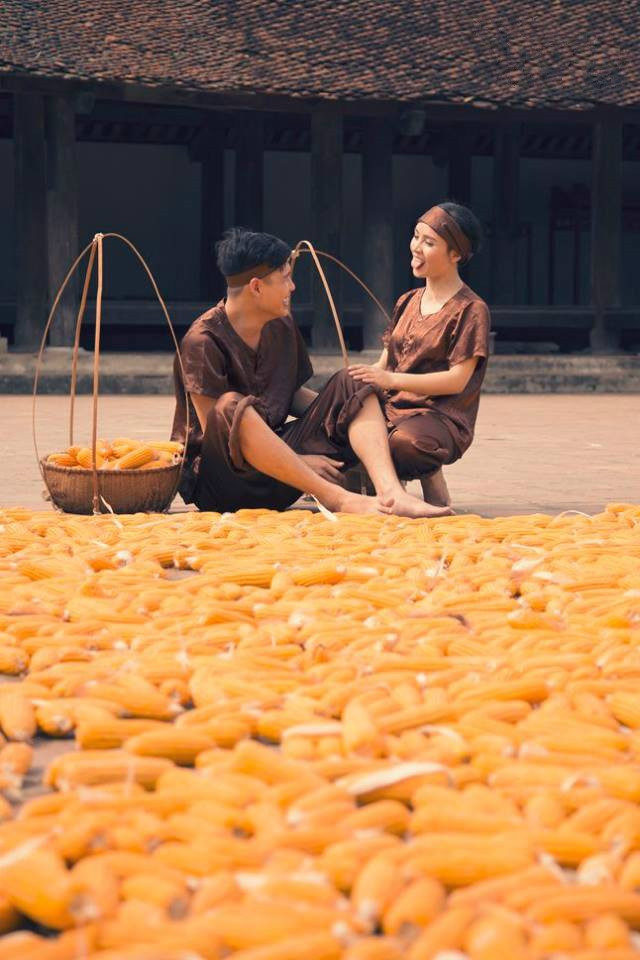 Hồng cho biết cả hai yêu khá... "sét đánh", cưới nhau sau tròn 4 tháng.
