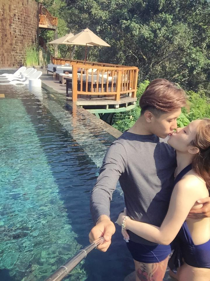 Cặp đôi này liên tục chia sẻ những bức ảnh ngọt ngào trong những ngày đầu bước vào cuộc sống hôn nhân khiến nhiều cảm thấy vô cùng ngưỡng mộ.