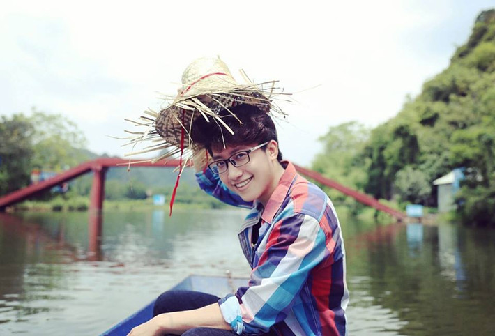 Dạo qua trang Facebook của Vũ Quang, chắc chắn nhiều fan nữ sẽ phải rú lên khi chiêm ngưỡng những bức ảnh và thầm ao ước được trở thành "người thương" của anh chàng bác sĩ đẹp trai này.