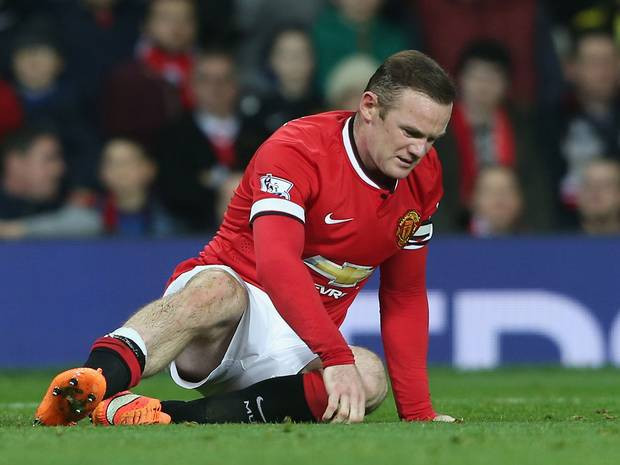 Đông đảo các Manucians đã chỉ trích phong độ của tiền đạo Rooney thậm chí còn kêu gọi loại anh ra khỏi đội hình chính thức của Quỷ đỏ.