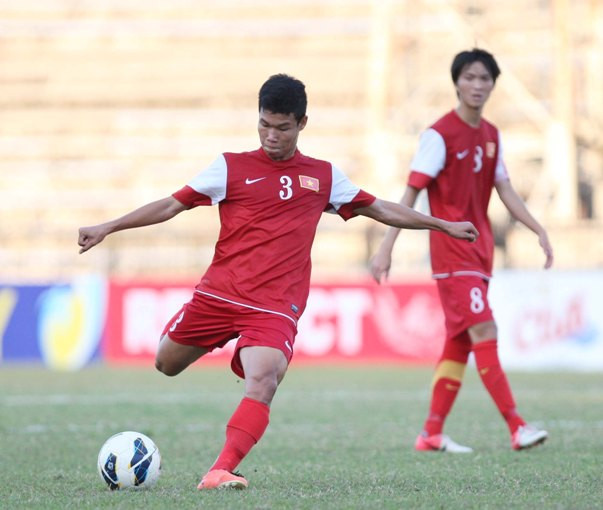 Đông Triều thường được xếp đá ở trung vệ tại U19 Việt Nam và sau đó là U19 HAGL. Tuy vậy, khi tập trung cùng U23 Việt Nam, HLV Miura lại xếp Đông Triều ở nhiều vị trí khác nhau. Dù bị xếp ở đâu, Đông Triều cũng hoàn thành nhiệm vụ của mình và thể hiện được sự đa năng của bản thân.