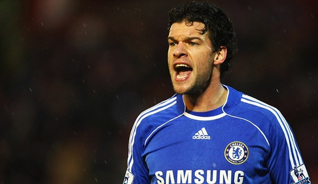 Nhiều năm chinh chiến tại đấu trường UEFA Champions League, Michael Ballack đã mang về cho riêng mình 16 bàn thắng bằng những cú sút đầy uy lực từ ngoài vòng cấm địa hay những pha bật cao không chiến.