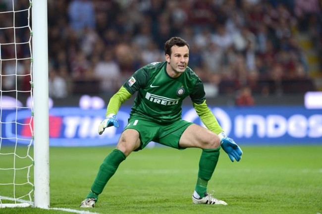 Samir Handanovic chính là thủ môn xuất sắc nhất nửa đầu mùa giải Serie A . Thủ thành của CLB Inter Milan đã thể hiện một phong độ vô cùng chói sáng.
