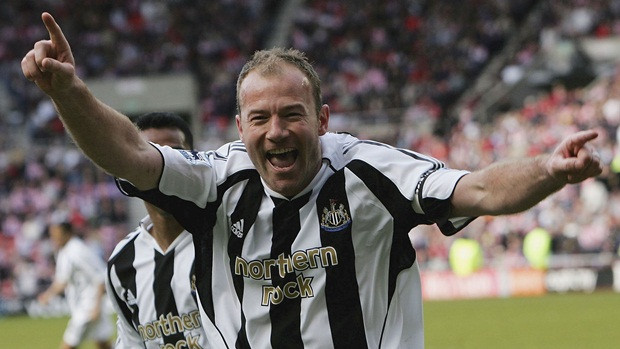 Đứng thứ hai trong danh sách những cầu thủ ghi bàn nhanh nhất lịch sử giải Ngoại hạng Anh là Alan Shearer. Chỉ mất có 10 giấy 04, để huyền thoại của bóng đá Anh này ghi bàn vào lưới của Man City trong trận đấu diễn ra ngày 18/1/2003.