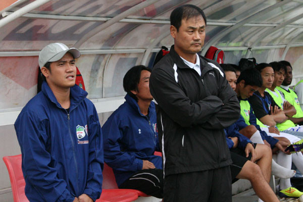Đặc biệt khi đội bóng Gangwon FC của HLV Choi Yoon Gyum vừa giành quyền lên chơi tại giải đấu cao nhất của Hàn Quốc là K-League Classic sau khi vượt qua vòng đấu play-off. Ảnh: Báo Gia Lai.