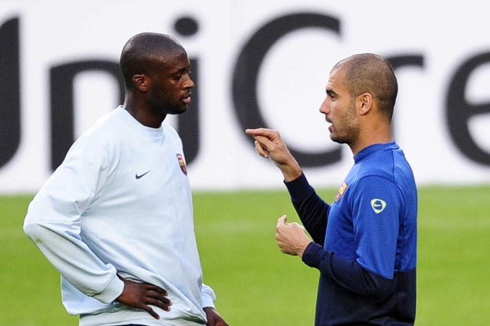 Yaya Toure cũng từng là nạn nhân của HLV Pep Guardiola khi ông tại vị ở CLB Barcelona. Sau đó, cầu thủ này buộc phải chuyển đến Man City và trở thành tiền vệ đánh chặn hay nhất thế giới.