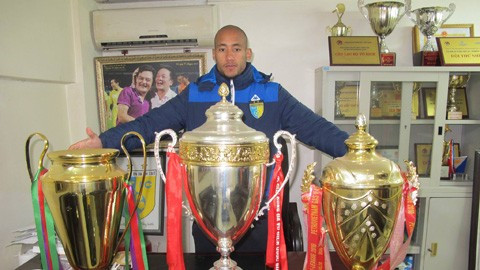 Mới đây, trang thể thao nổi tiếng châu Á là Football Channel đã liệt kê 5 ngôi sao ngoại đáng xem nhất V.League 2016. Để tăng cường cho hàng tiền đạo, CLB Hà Nội T&T đã ký hợp đồng với Loris Arnaud, một cựu cầu thủ của CLB Paris Saint-Germain.