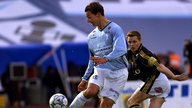 Zlatan Ibrahimovic khởi đầu sự nghiệp của mình tại CLB quê nhà là Malmo FC. Siêu sao của bóng đá Thụy Điển đã khoác áo đội bóng này từ năm 1996 và đưa đội bóng này thăng hạng lên giải Allsvenskan (giải đấu hàng đầu Thụy Điển) vào năm 1999.