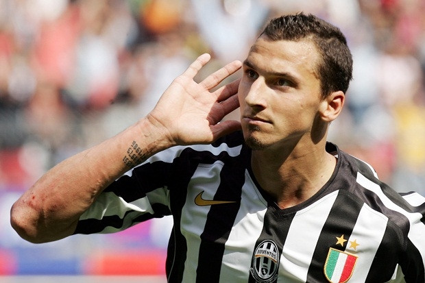 Năm 2004, Juventus đã phải chi ra cho Ajax tới 16 triệu Euro để đưa được siêu sao bóng đá Thụy Điển đến với Italy. Trong màu áo của bà đầm già thành Turin, anh đã lên ngôi Serie A 2 lần vào các mùa 2004/05, 2005/06.