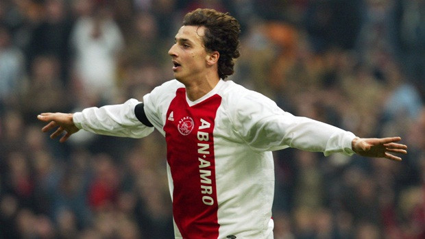 Sau khi chứng kiến sự xuất sắc của siêu sao Zlatan Ibrahimovic, đại gia bóng đá Hà Lan là Ajax đã làm mọi thứ để đưa anh về năm 2001. Tại Ajax, Zlatan được tin dùng sau khi HLV Ronald Koeman lên nắm quyền thay cho Co Adriaanse. Tại Hà Lan, tiền đạo này đã cùng đội bóng lên ngôi vô địch giải Eredivisie mùa giải 2001/02.