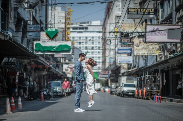 Thời gian qua, những cặp đôi đũa lệch đã trở thành đề tài hot được cư dân mạng theo dõi. Không chỉ chênh lệch về nhan sắc, về tuổi tác mà còn cả chiều cao.